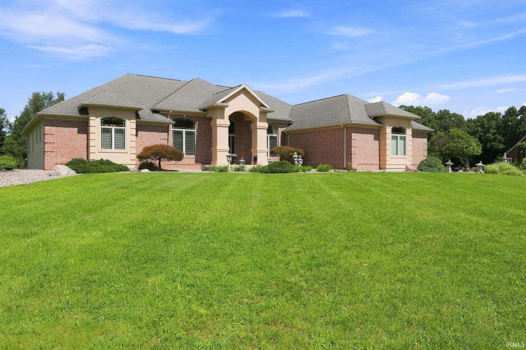 Photo of 29675 Lakefield Court, Elkhart, IN 46514 (MLS # 202635076)