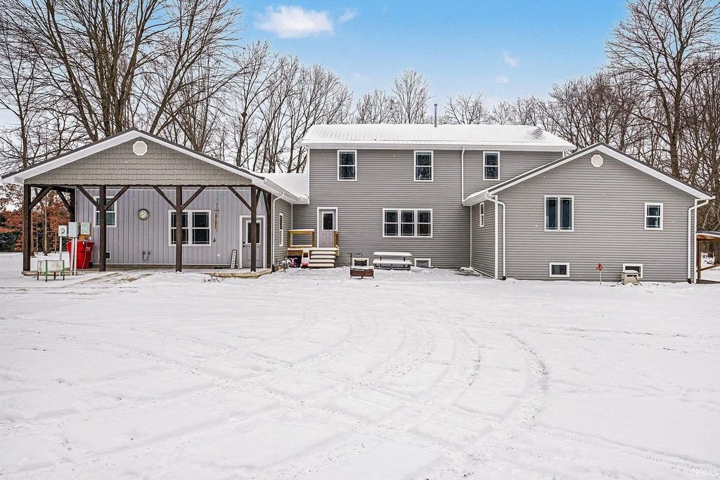Photo of 12225 County Road 4, Middlebury, IN 46540 (MLS # 202600443)