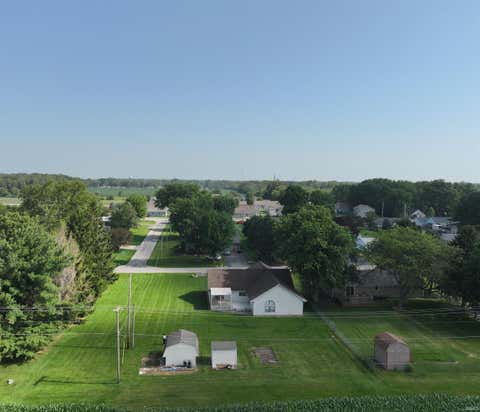 Tiny photo for 213 S Park Drive, Monticello, IN 47960 (MLS # 202626213)