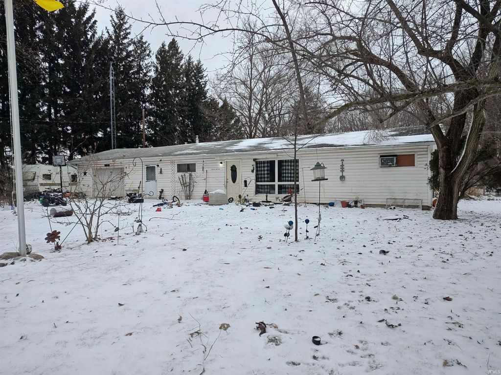 Photo of 11240 E Division Road, Knox, IN 46534 (MLS # 202549902)