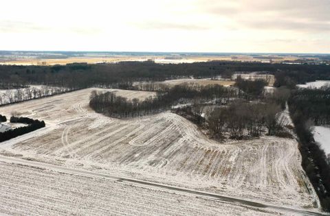 Photo of 6597 N 725 W Road #0, Winamac, IN 46996 (MLS # 202604989)