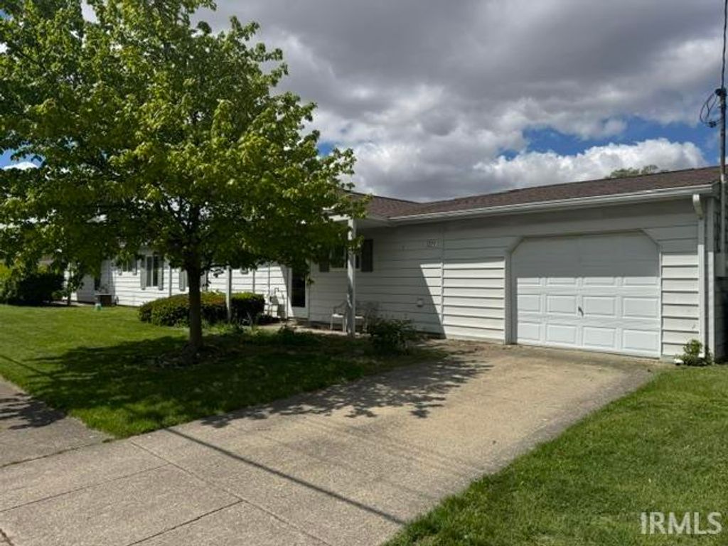 Photo of 1271 Chanute Street, Peru, IN 46970 (MLS # 202616449)
