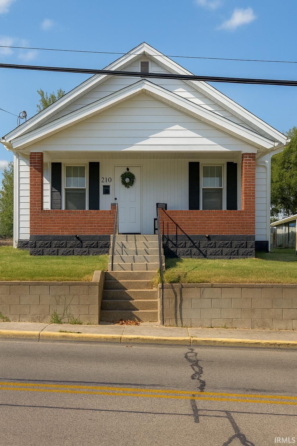 Photo of 210 E 15Th Street, Jasper, IN 47546 (MLS # 202609131)