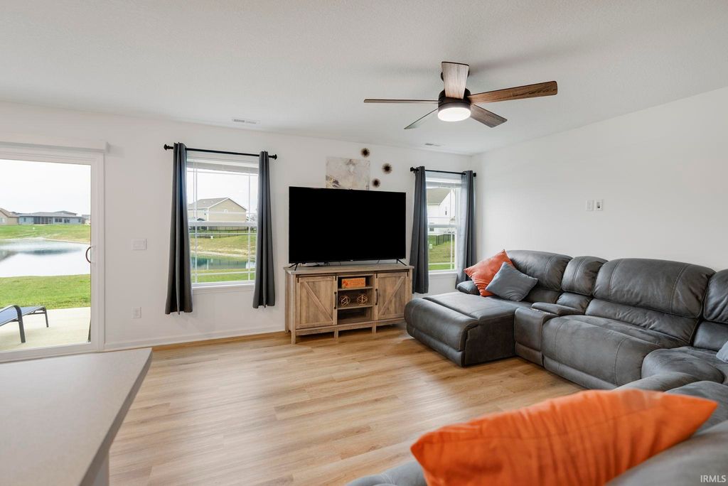 Photo of 1399 Livingston Lakes Way, Fort Wayne, IN 46818 (MLS # 202548010)