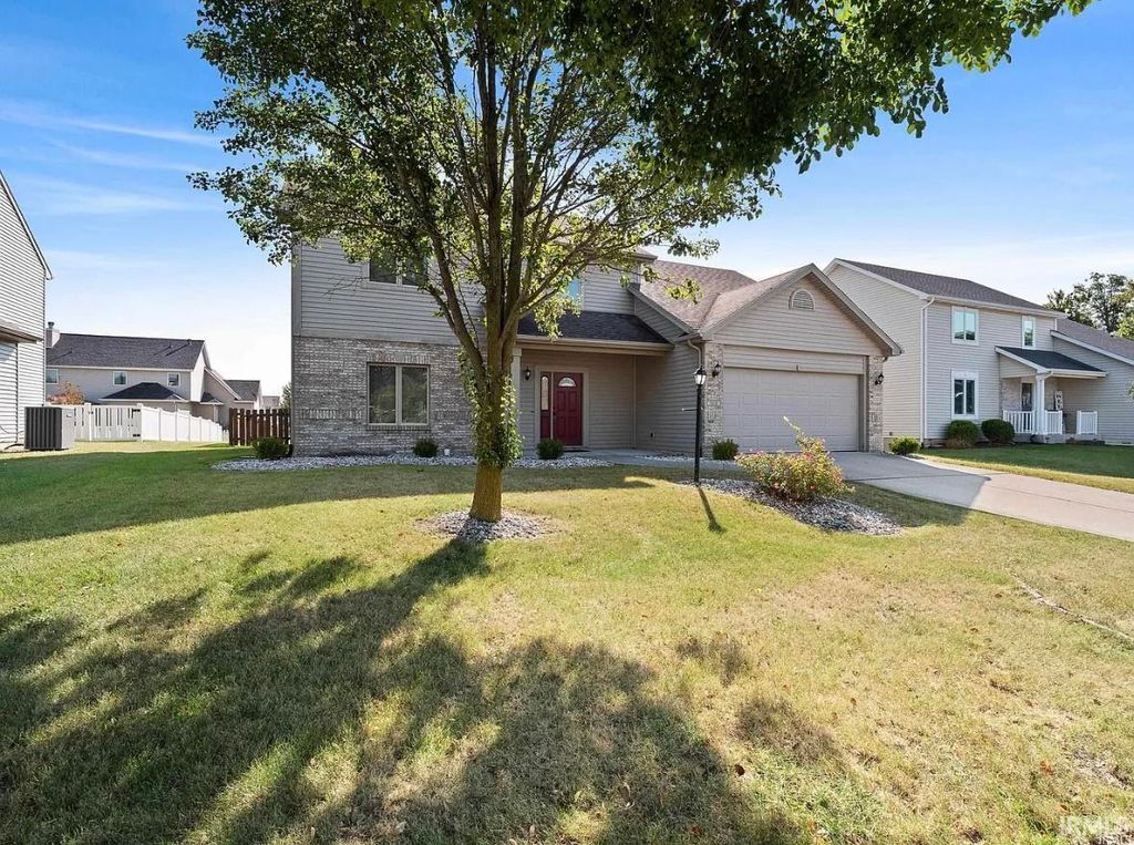 Photo of 5318 Keswick Lane, Fort Wayne, IN 46835 (MLS # 202537139)