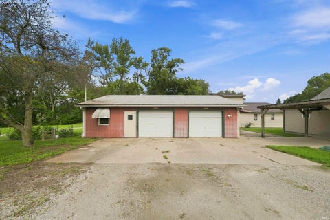 Tiny photo for 511 S Jackson Street, South Whitley, IN 46787 (MLS # 202634536)