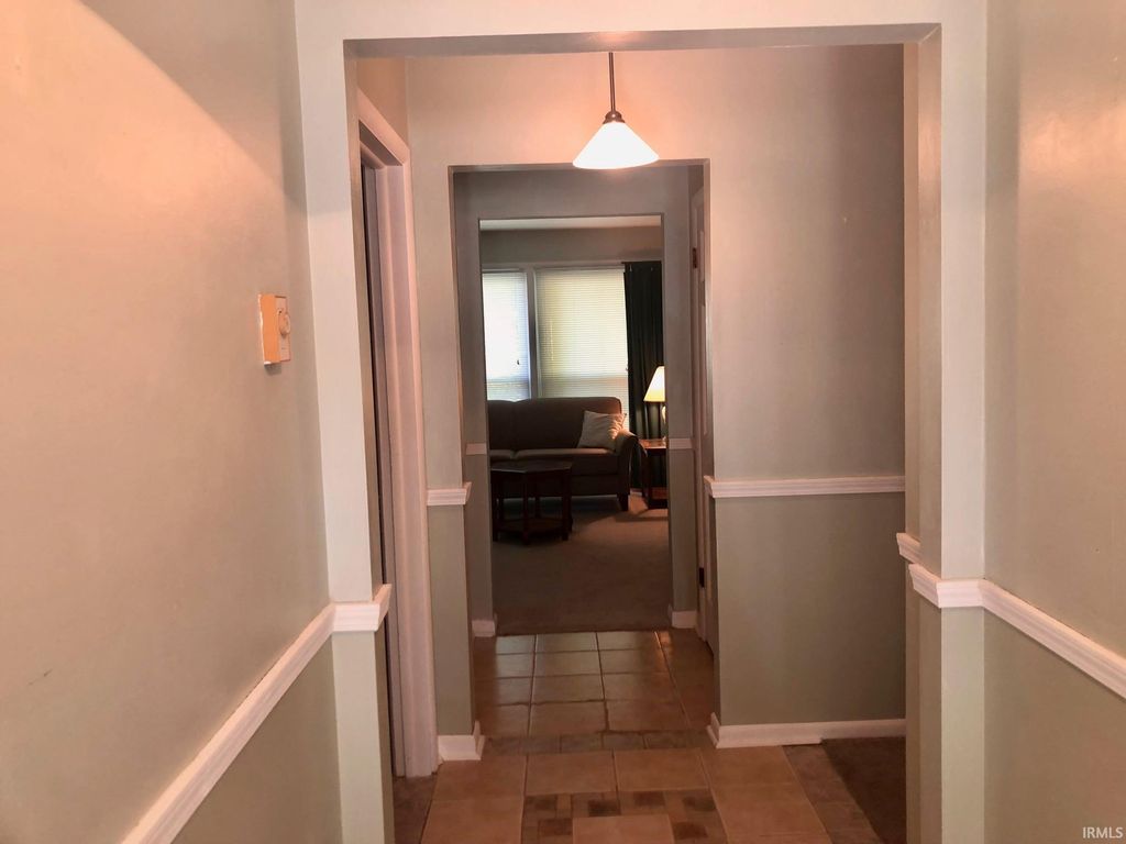 Photo of 4210 N Oakwood Avenue, Muncie, IN 47304 (MLS # 202537163)