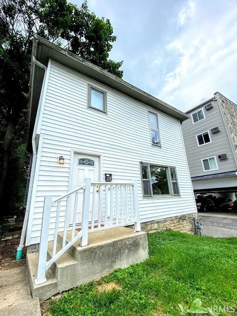 Photo of 511 N Lincoln Street, Bloomington, IN 47408 (MLS # 202548757)
