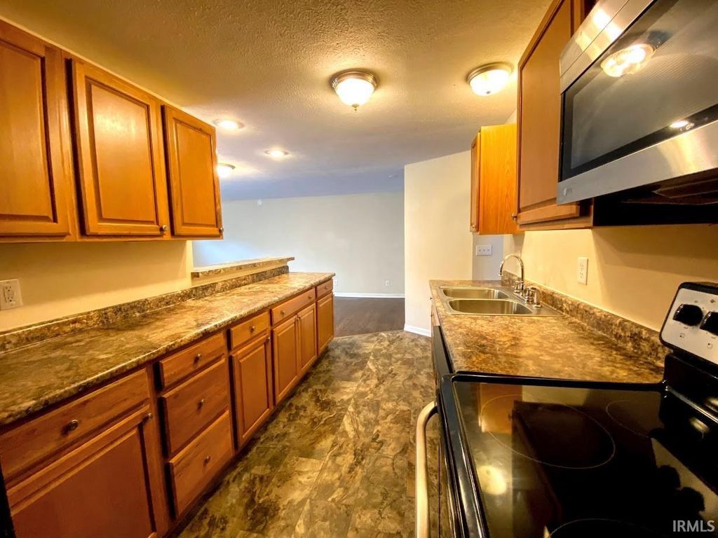 Photo of 511 N Lincoln Street, Bloomington, IN 47408 (MLS # 202548757)