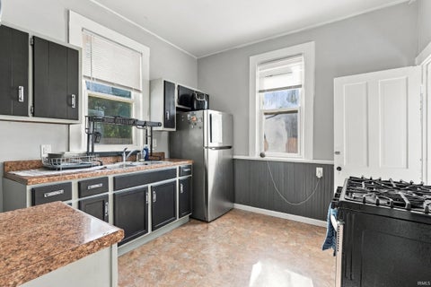 Tiny photo for 508 Watkins Street, Fort Wayne, IN 46808 (MLS # 202643696)