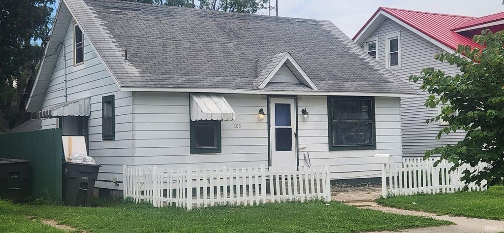 Photo of 808 Taylor Street, Elkhart, IN 46516 (MLS # 202627844)