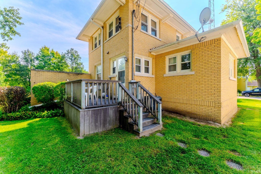 Photo of 410 E 3rd Street, North Manchester, IN 46962 (MLS # 202637215)