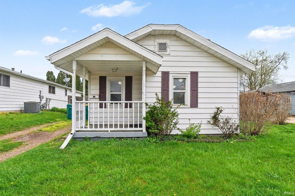 Photo of 206 Helen Avenue, Mishawaka, IN 46544 (MLS # 202613317)