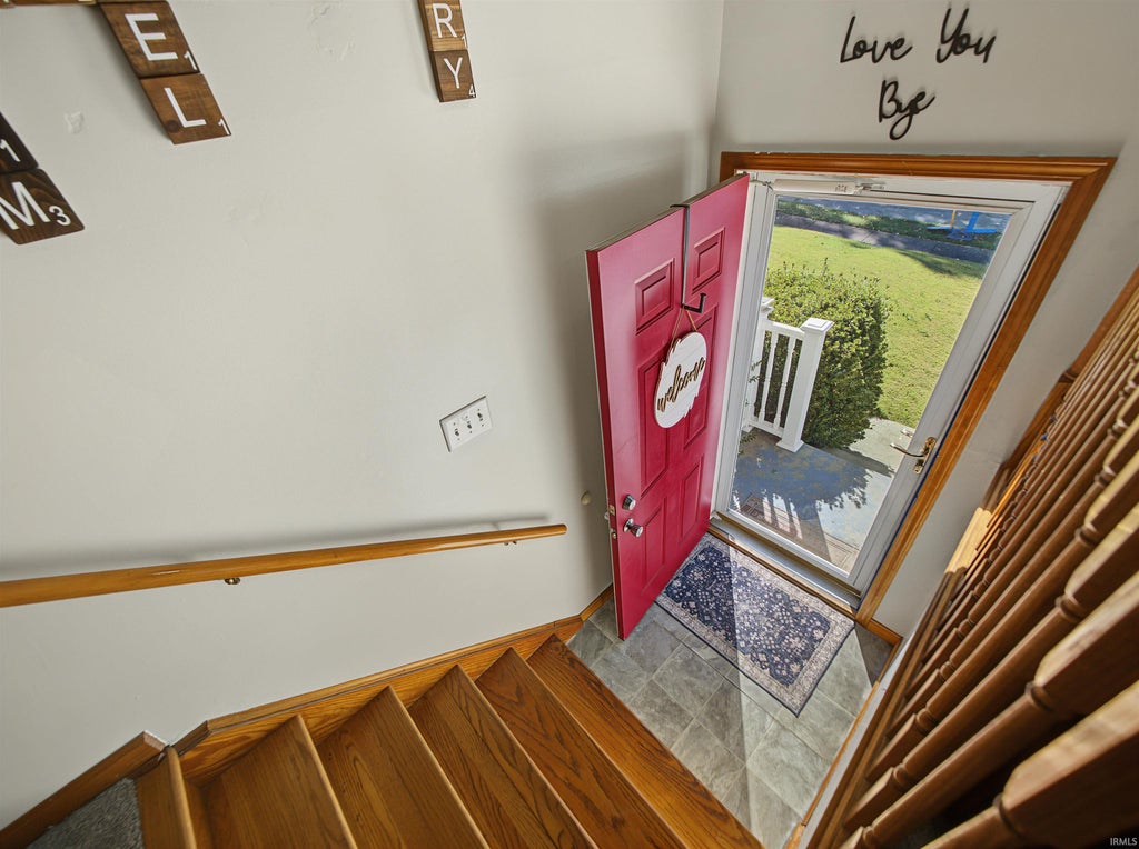 Photo of 1013 Cross Gate Drive, Evansville, IN 47710 (MLS # 202642216)