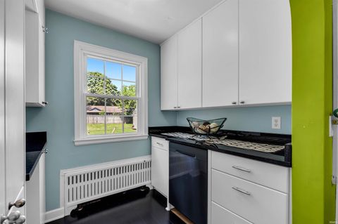 Tiny photo for 3128 N Pennsylvania Avenue, Logansport, IN 46947 (MLS # 202533211)