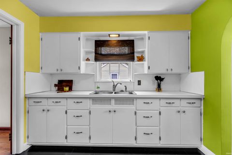 Tiny photo for 3128 N Pennsylvania Avenue, Logansport, IN 46947 (MLS # 202533211)