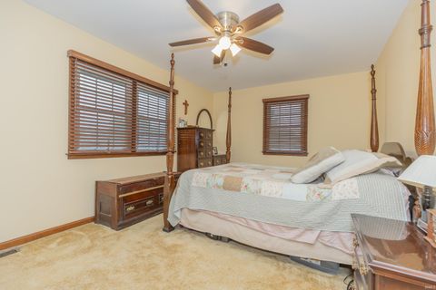 Tiny photo for 615 Crestmont Drive, Evansville, IN 47712 (MLS # 202618669)