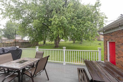 Tiny photo for 615 Crestmont Drive, Evansville, IN 47712 (MLS # 202618669)