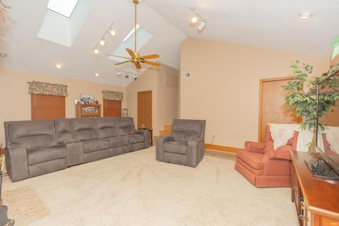 Tiny photo for 615 Crestmont Drive, Evansville, IN 47712 (MLS # 202618669)