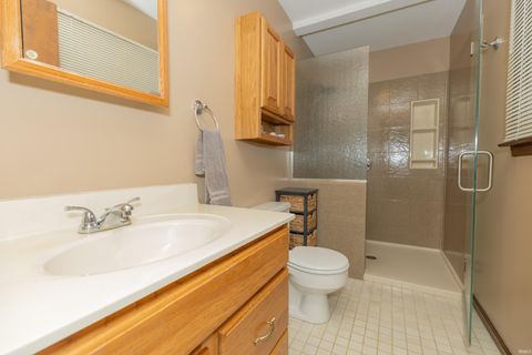 Tiny photo for 615 Crestmont Drive, Evansville, IN 47712 (MLS # 202618669)