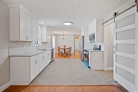 Tiny photo for 4078 W 100 N Road, Kokomo, IN 46901 (MLS # 202601625)