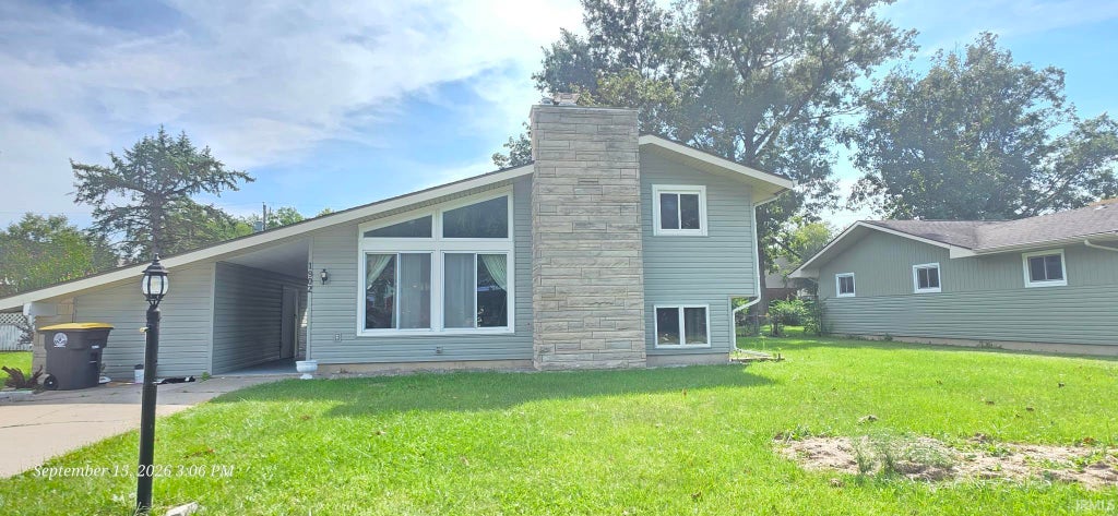 Photo of 1902 Chantada Lane, Fort Wayne, IN 46816 (MLS # 202638176)