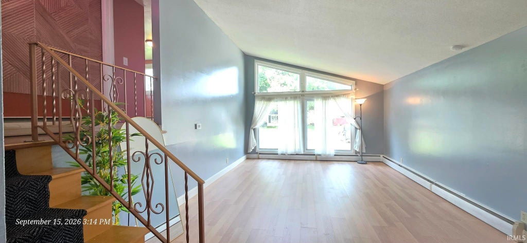 Photo of 1902 Chantada Lane, Fort Wayne, IN 46816 (MLS # 202638176)