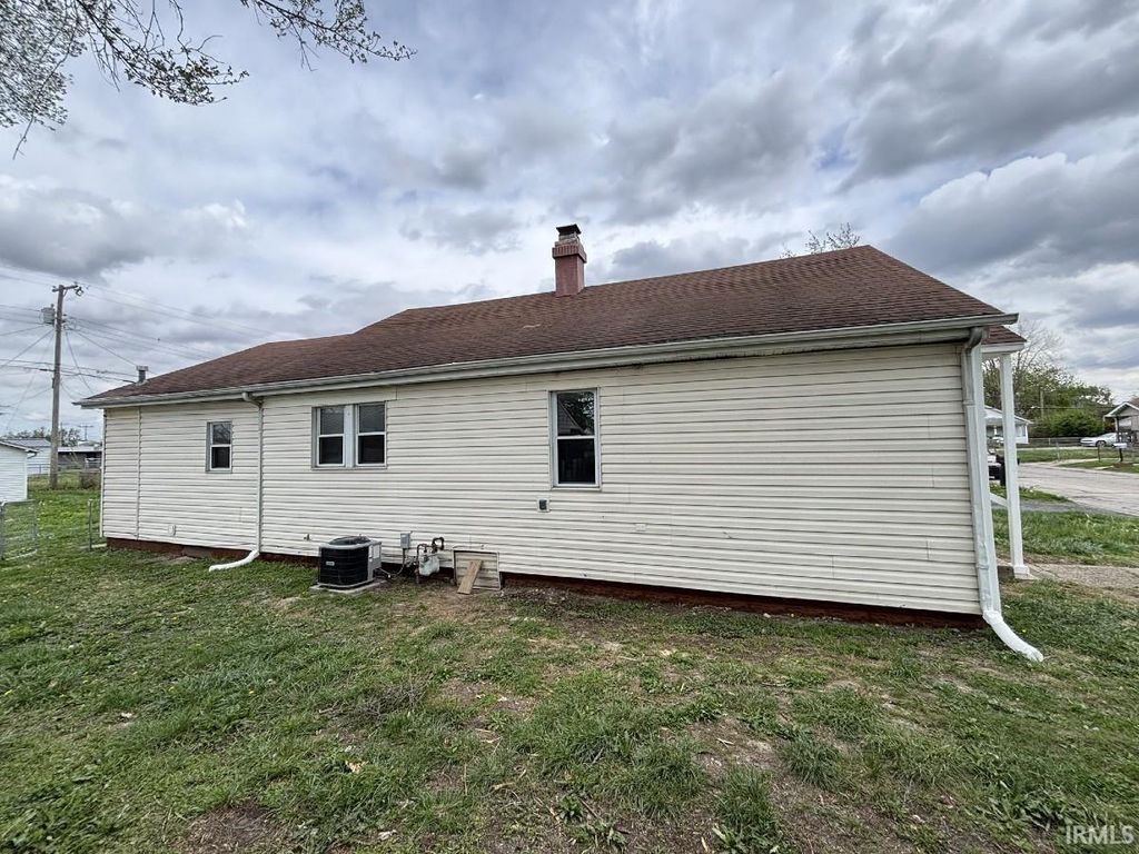 Photo of 1206 W 15Th Street, Muncie, IN 47302 (MLS # 202614328)