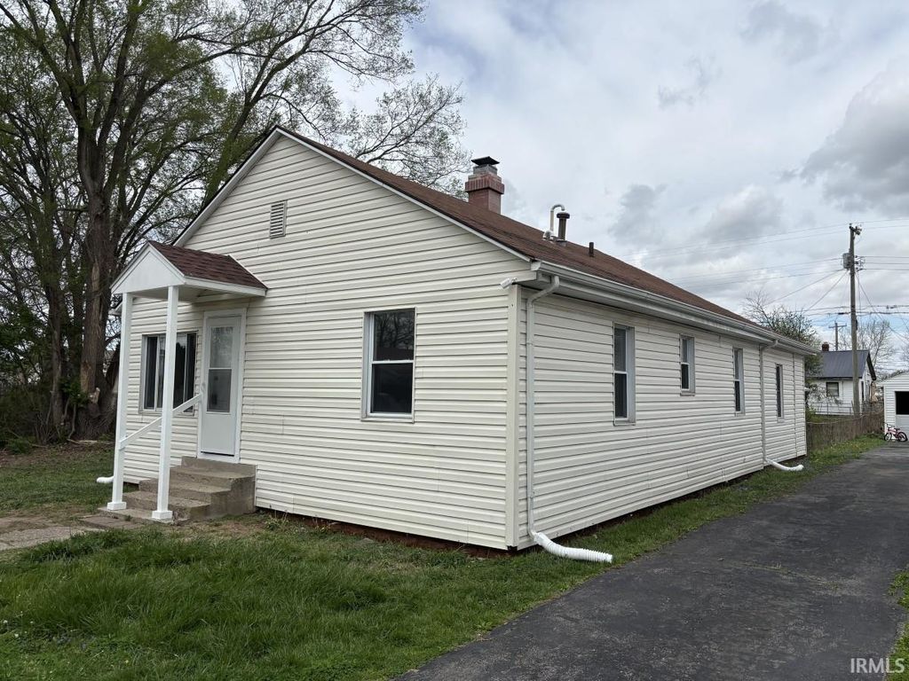 Photo of 1206 W 15Th Street, Muncie, IN 47302 (MLS # 202614328)