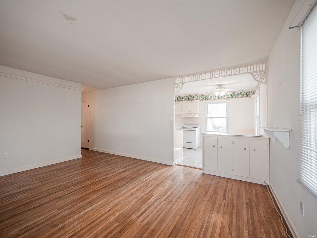 Photo of 3005 Jefferson Avenue, Evansville, IN 47714 (MLS # 202605859)