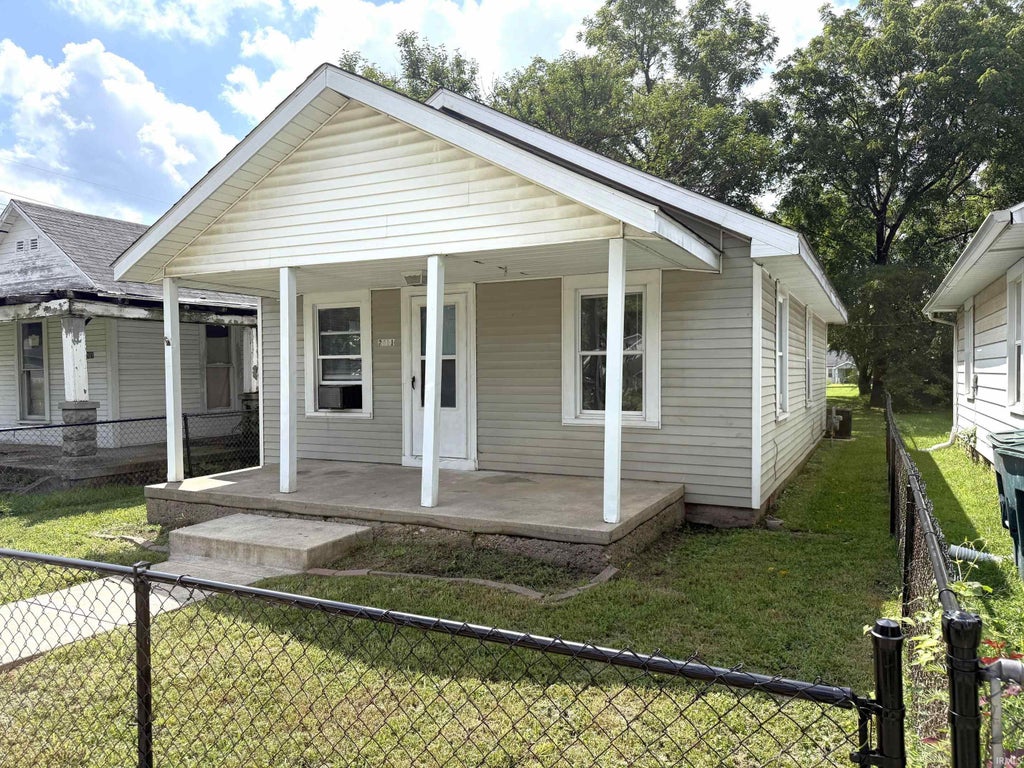 Photo of 2911 S Franklin Street, Muncie, IN 47302 (MLS # 202634580)