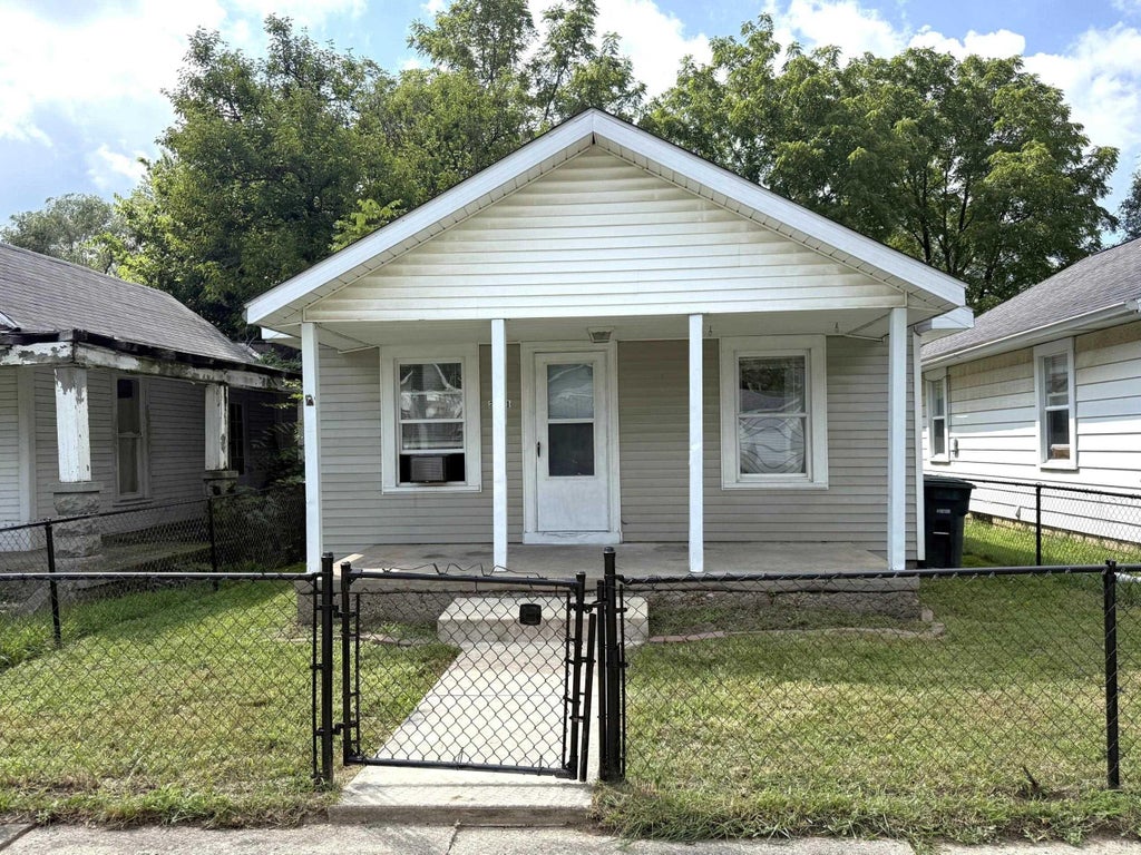 Photo of 2911 S Franklin Street, Muncie, IN 47302 (MLS # 202634580)