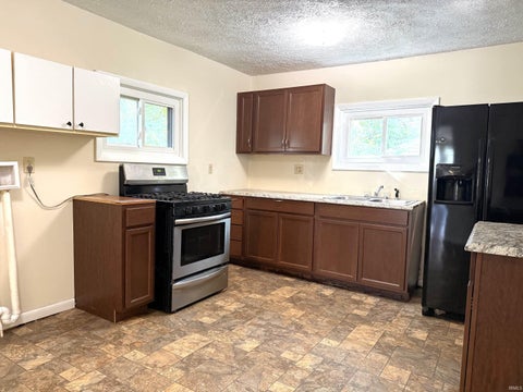 Tiny photo for 2911 S Franklin Street, Muncie, IN 47302 (MLS # 202634580)