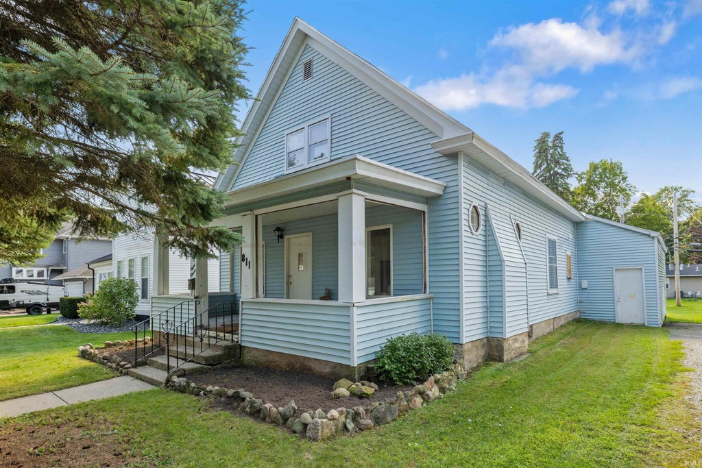 Photo of 811 Midway Drive, Auburn, IN 46706 (MLS # 202635627)