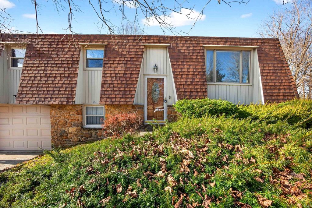 Photo of 600 Forest Drive, Bloomfield, IN 47424 (MLS # 202602653)