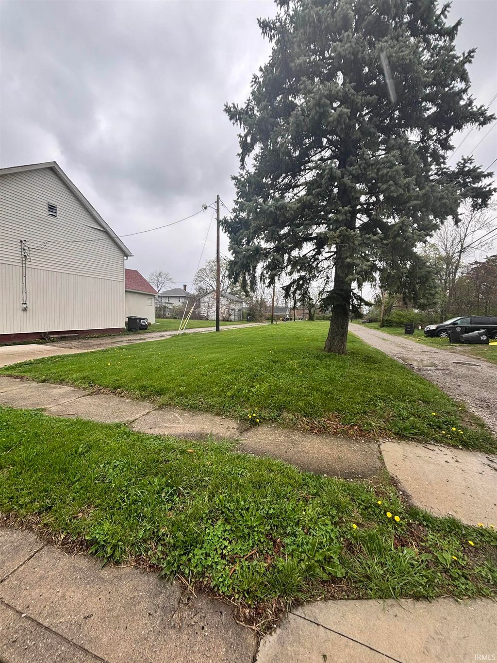 Photo of 1019 Colerick Street, Fort Wayne, IN 46806 (MLS # 202612929)