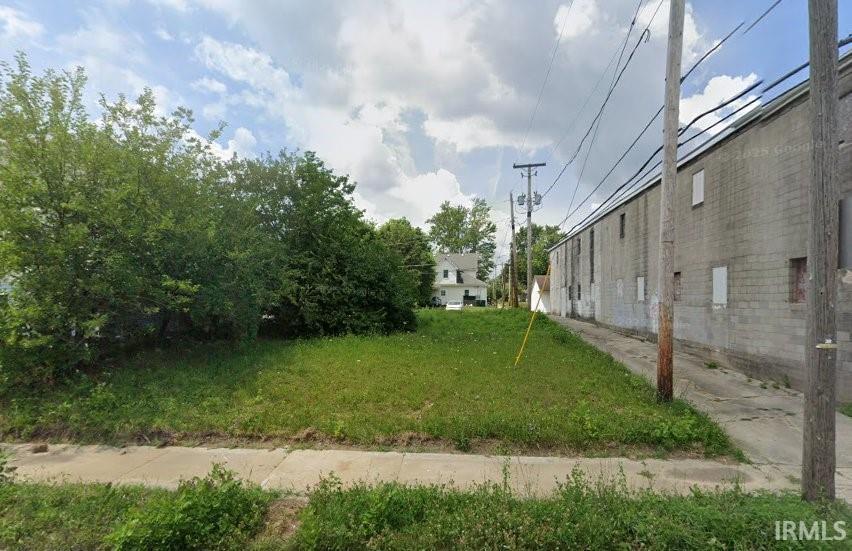 Photo of 1113 S ELM Street, Muncie, IN 47302 (MLS # 202638318)