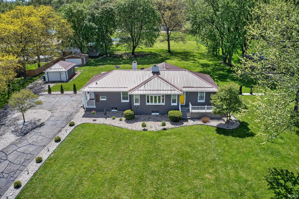 Photo of 523 W 16th Street, Mishawaka, IN 46544 (MLS # 202614856)