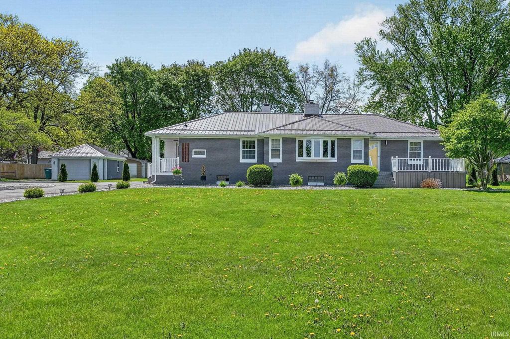 Photo of 523 W 16th Street, Mishawaka, IN 46544 (MLS # 202614856)