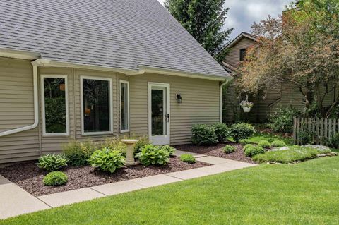 Tiny photo for 1728 Lakewood Drive, Fort Wayne, IN 46819 (MLS # 202618401)