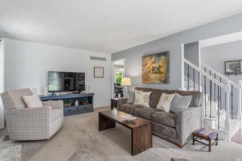 Tiny photo for 1728 Lakewood Drive, Fort Wayne, IN 46819 (MLS # 202618401)