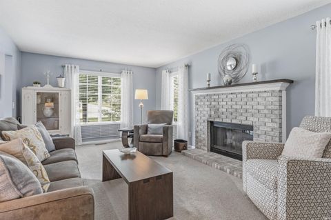 Tiny photo for 1728 Lakewood Drive, Fort Wayne, IN 46819 (MLS # 202618401)