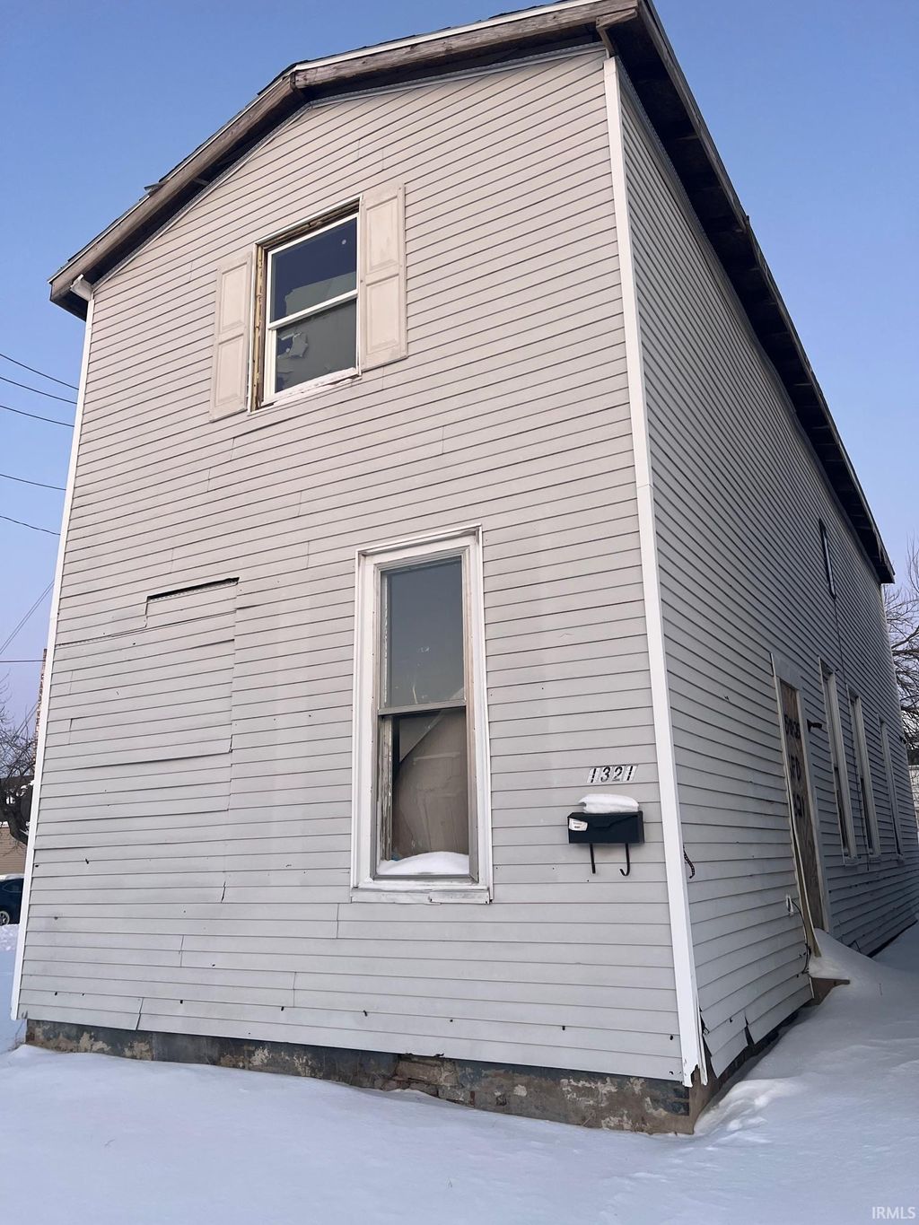 Photo of 1321 Oakley Street, Evansville, IN 47710 (MLS # 202602687)