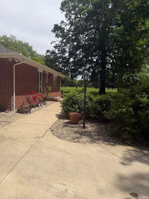 Tiny photo for 5268 E Country Club Road, Logansport, IN 46947 (MLS # 202616588)