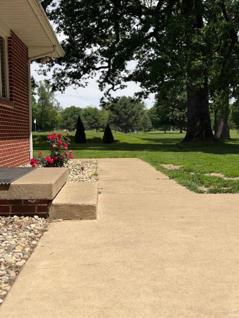 Tiny photo for 5268 E Country Club Road, Logansport, IN 46947 (MLS # 202616588)