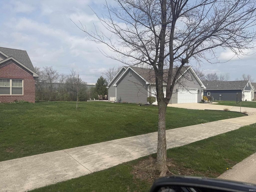 Photo of 2480 W Deer Run Trail, Decatur, IN 46733 (MLS # 202611576)