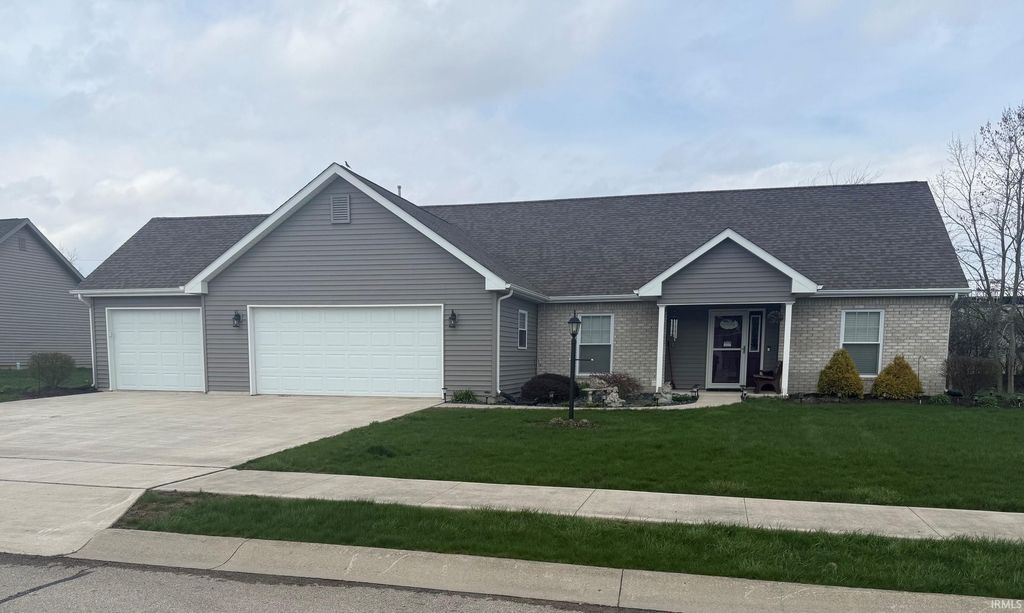 Photo of 2480 W Deer Run Trail, Decatur, IN 46733 (MLS # 202611576)