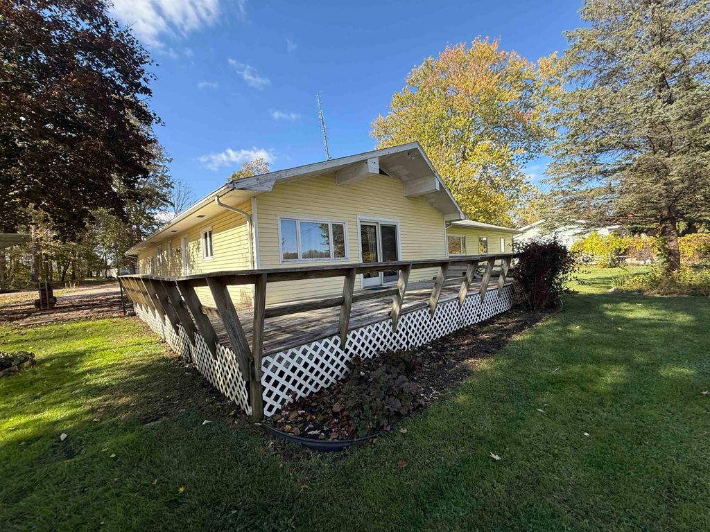 Photo of 2680 S 390 W, Pleasant Lake, IN 46779 (MLS # 202543384)