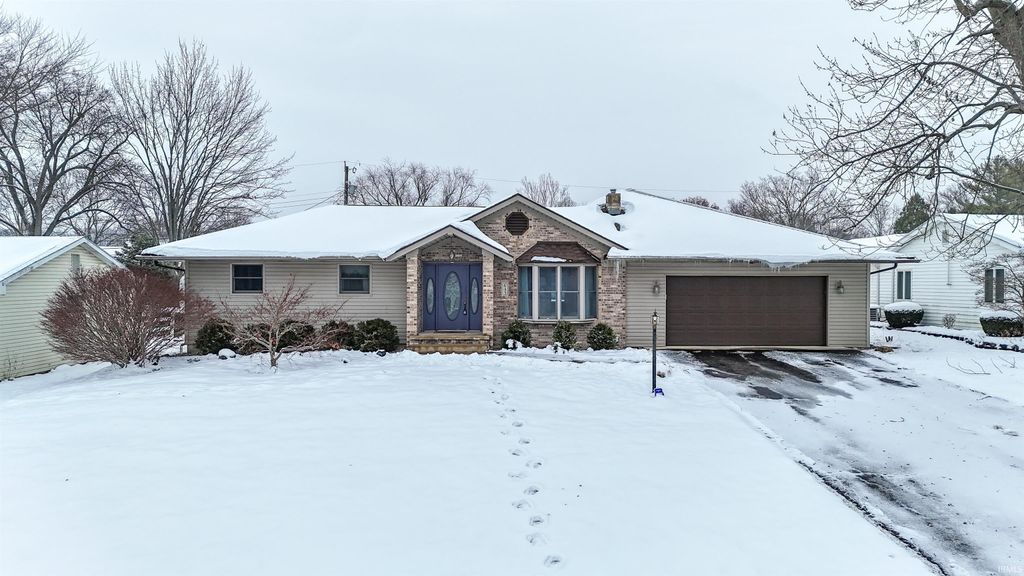 Photo of 643 Fairway Drive, Wabash, IN 46992 (MLS # 202548405)