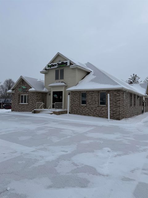 Photo of 300 N Wayne St Street, Angola, IN 46703 (MLS # 202603099)